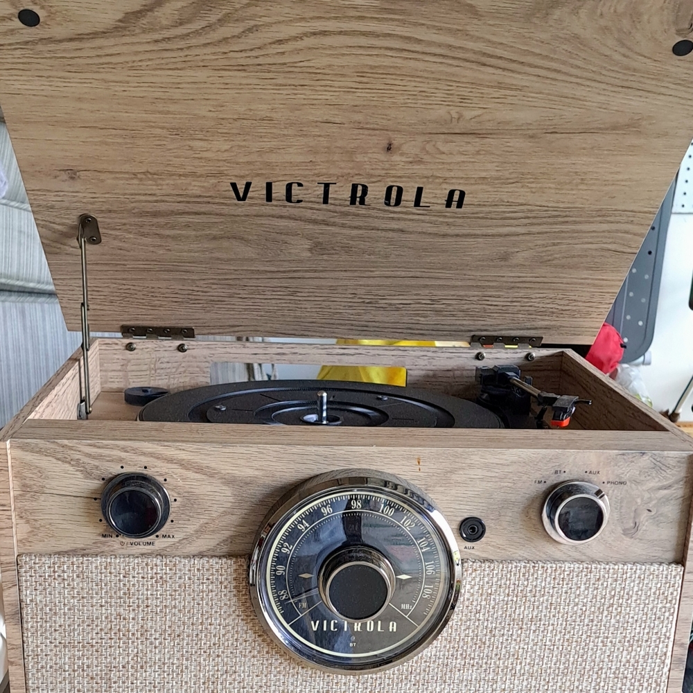 Victrola 4-in-1  Turntable with FM